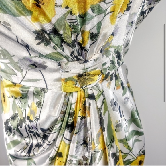 MAGGY LONDON Lined Silky Floral Gathered Faux Wrap Dress 4 - Picture 7 of 12